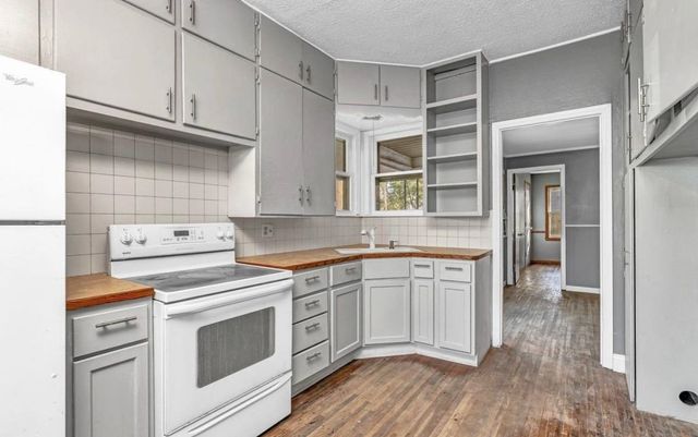 1921 W Irving St, Wichita, KS 67213