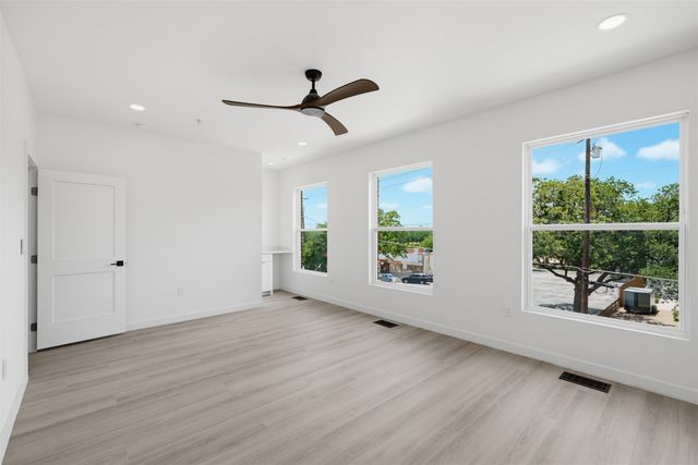 512 S Oconnor Road, Irving, TX 75060
