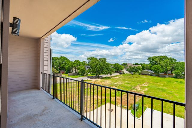 512 S Oconnor Road, Irving, TX 75060