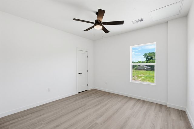 512 S Oconnor Road, Irving, TX 75060