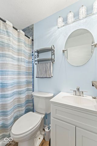 91 North Drive, Mooresville, IN 46158