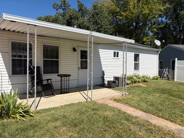 91 North Drive, Mooresville, IN 46158