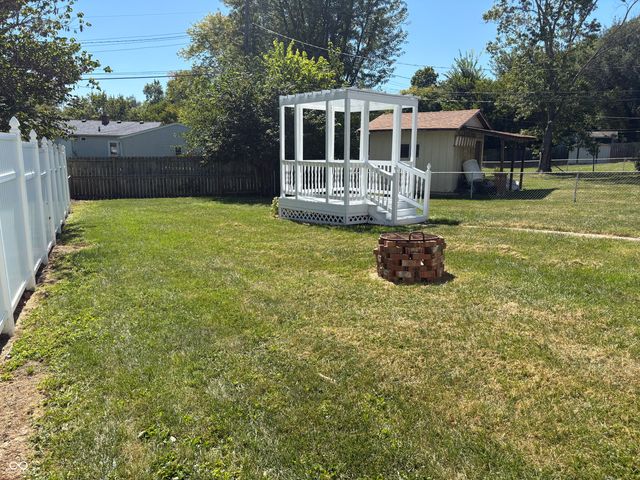 91 North Drive, Mooresville, IN 46158