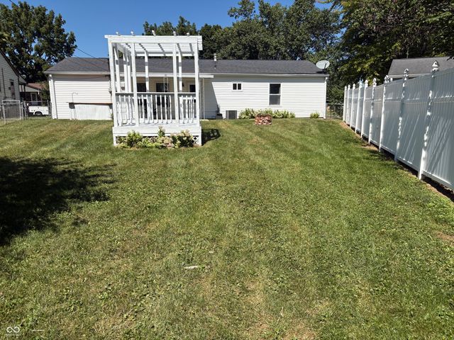 91 North Drive, Mooresville, IN 46158