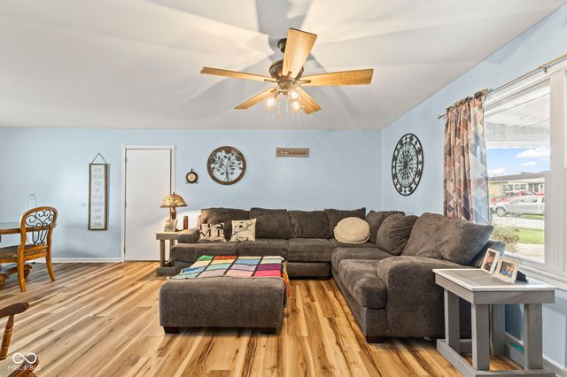 91 North Drive, Mooresville, IN 46158