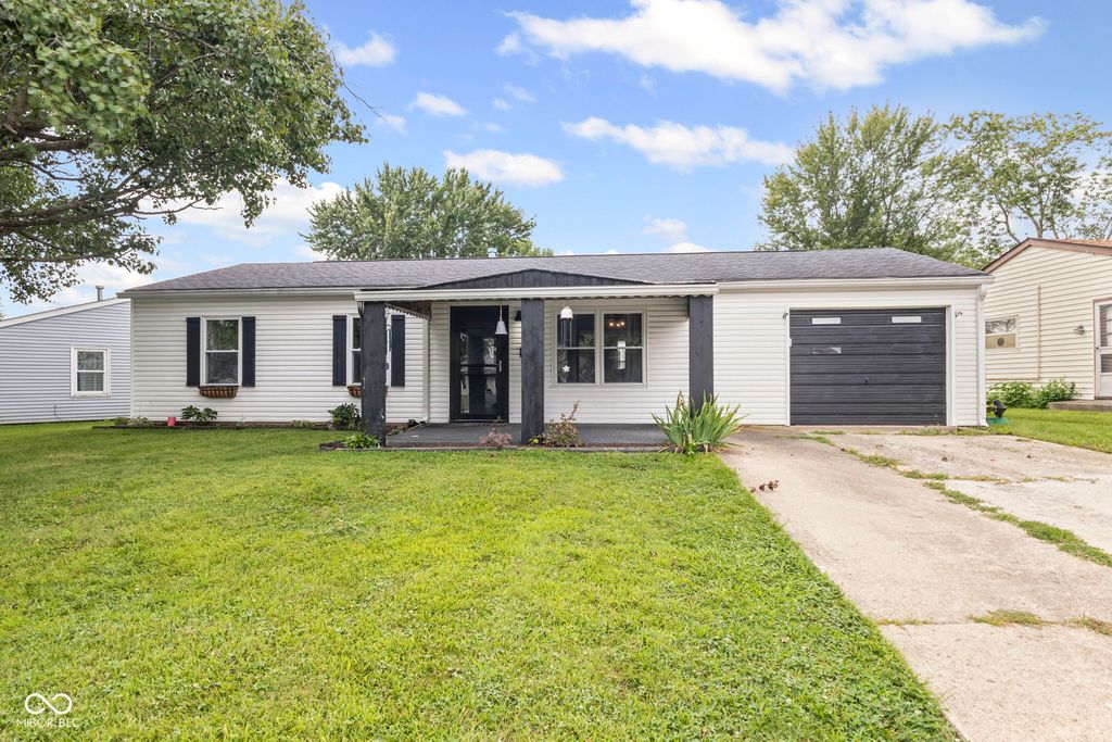 91 North Drive, Mooresville, IN 46158