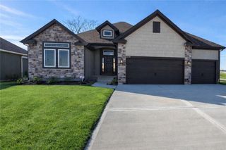 10130 N Winchester Avenue, Kansas City, MO 64156