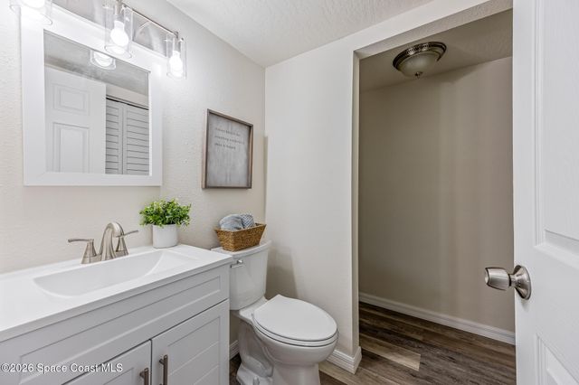 2715 Vista Oaks Circle NE, Palm Bay, FL 32905