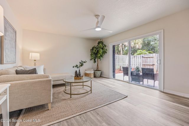 2715 Vista Oaks Circle NE, Palm Bay, FL 32905