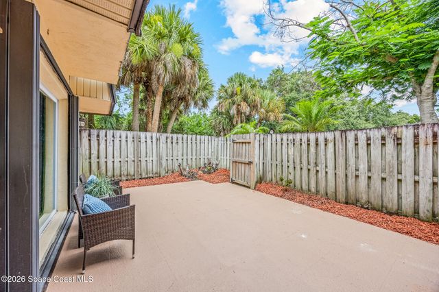 2715 Vista Oaks Circle NE, Palm Bay, FL 32905