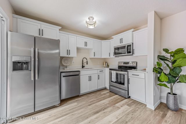 2715 Vista Oaks Circle NE, Palm Bay, FL 32905