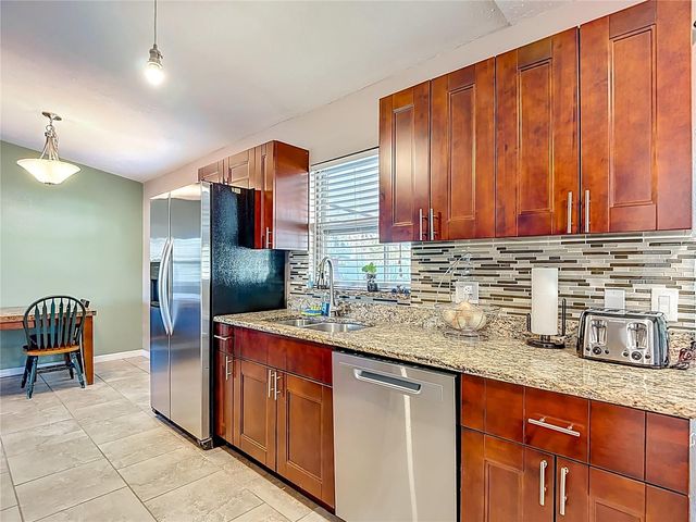 6614 WINDING OAK DRIVE, Tampa, FL 33625