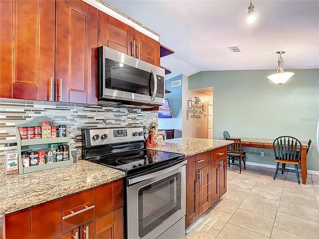 6614 WINDING OAK DRIVE, Tampa, FL 33625