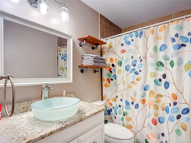 6614 WINDING OAK DRIVE, Tampa, FL 33625