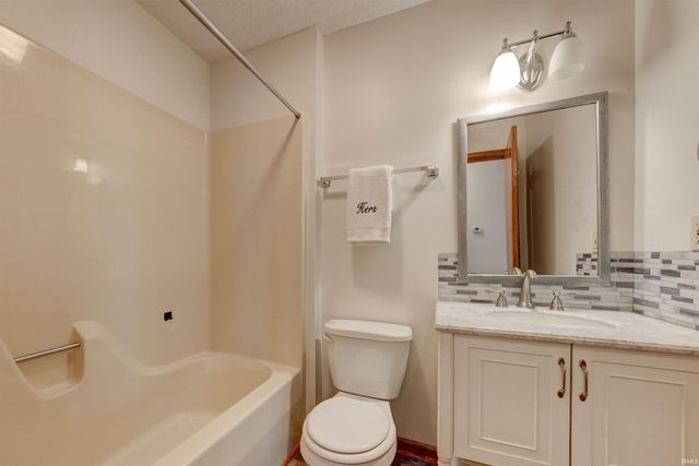 7504 Pendleton Avenue, Evansville, IN 47715