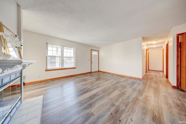 7504 Pendleton Avenue, Evansville, IN 47715