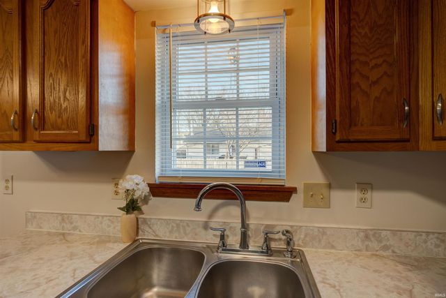 7504 Pendleton Avenue, Evansville, IN 47715