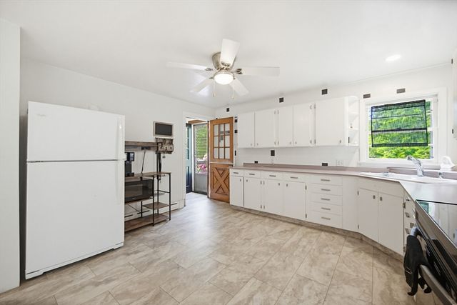 101 Edgewater Dr, Blackstone, MA 01504