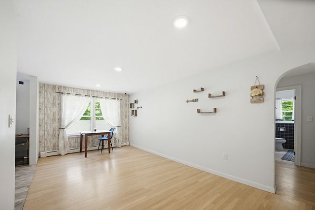 101 Edgewater Dr, Blackstone, MA 01504