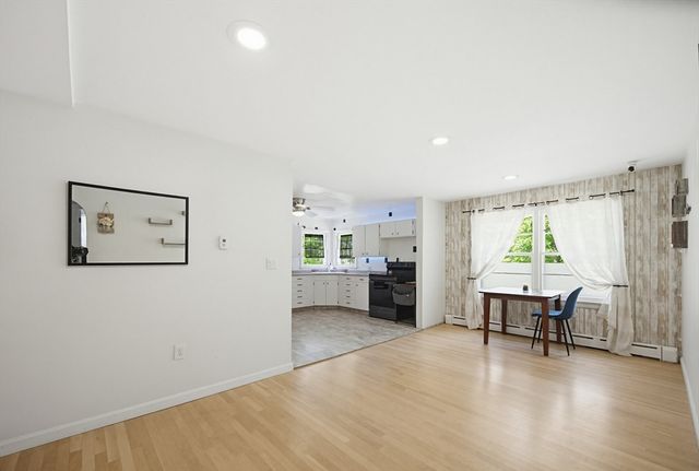 101 Edgewater Dr, Blackstone, MA 01504