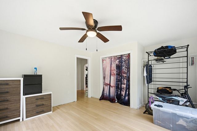 101 Edgewater Dr, Blackstone, MA 01504
