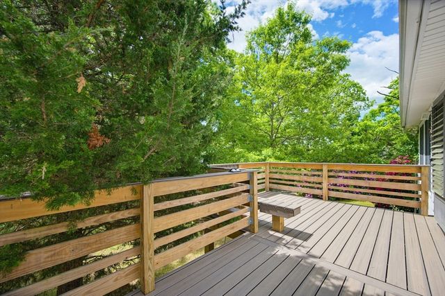 101 Edgewater Dr, Blackstone, MA 01504