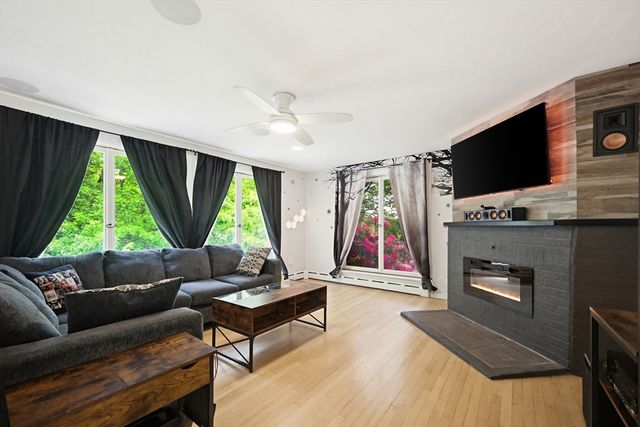 101 Edgewater Dr, Blackstone, MA 01504