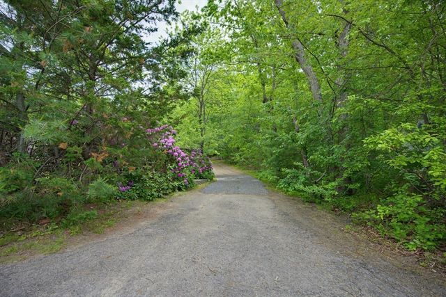 101 Edgewater Dr, Blackstone, MA 01504
