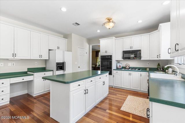 2 Fountain Lane, Clarksburg, NJ 08510