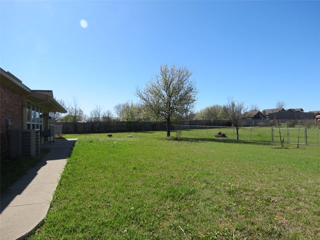 109 Country View Lane, Fate, TX 75189
