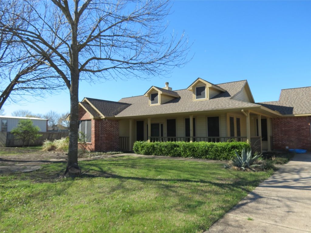 109 Country View Lane, Fate, TX 75189