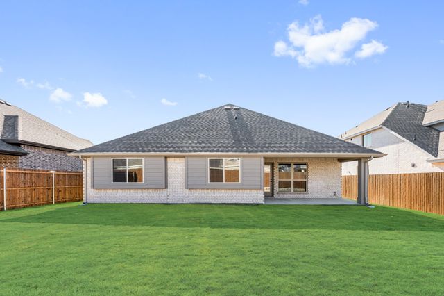 1609 Community Drive, Cedar Hill, TX 75116