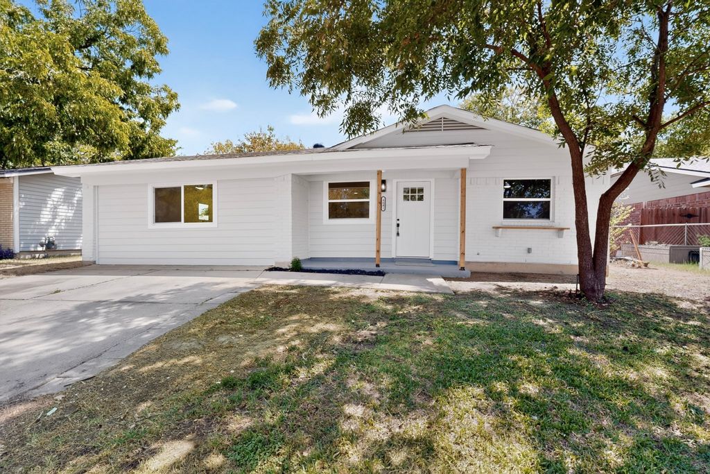 4841 Eastover Avenue, Fort Worth, TX 76119 — exterior