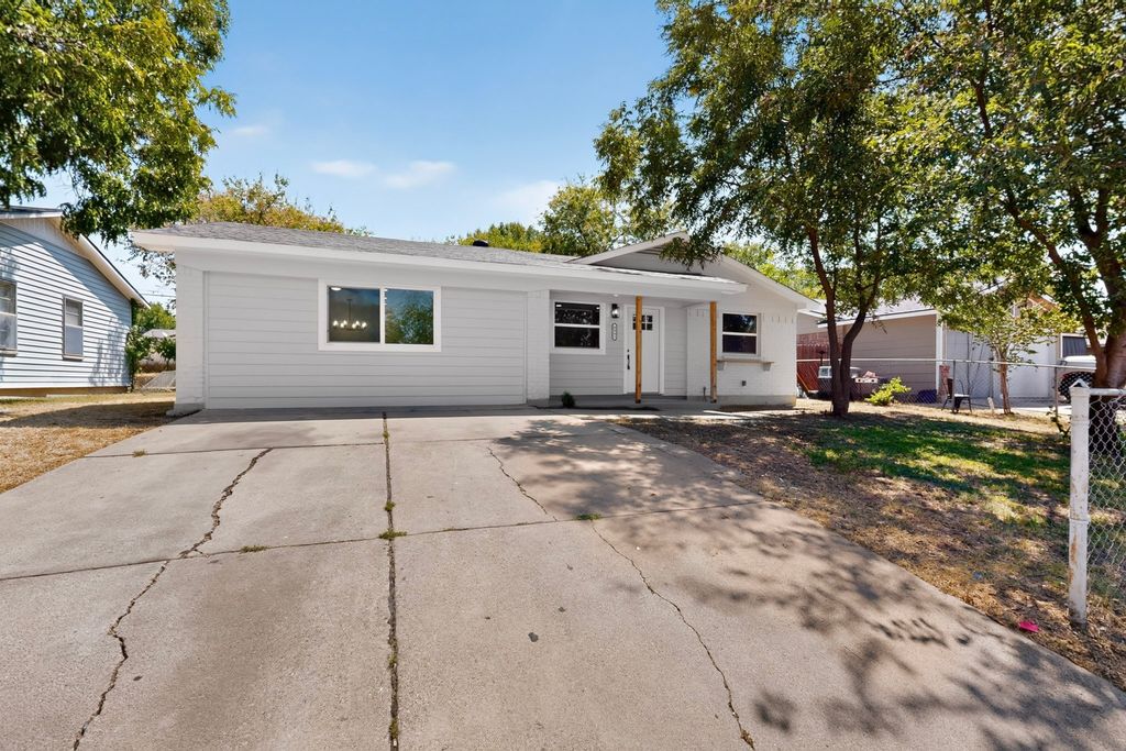 4841 Eastover Avenue, Fort Worth, TX 76119 — photo 3