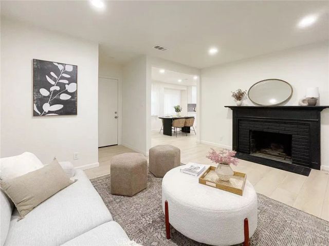 877 W Edna, Covina, CA 91722