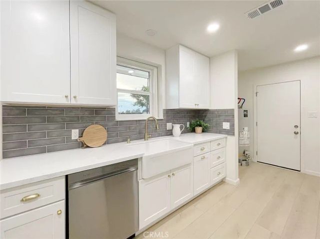 877 W Edna, Covina, CA 91722
