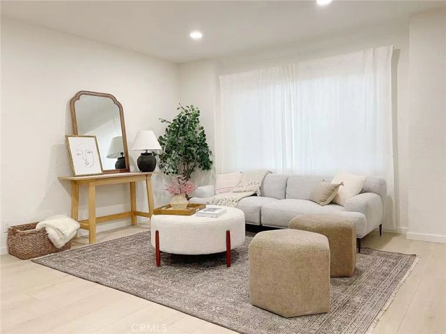 877 W Edna, Covina, CA 91722