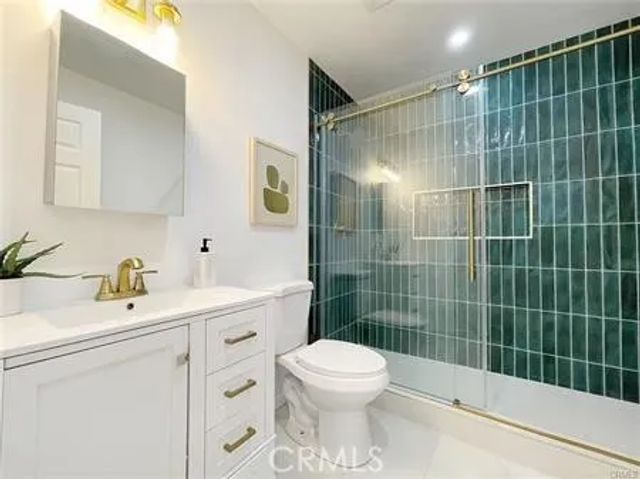 877 W Edna, Covina, CA 91722