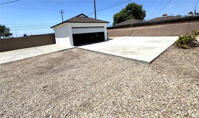 877 W Edna, Covina, CA 91722