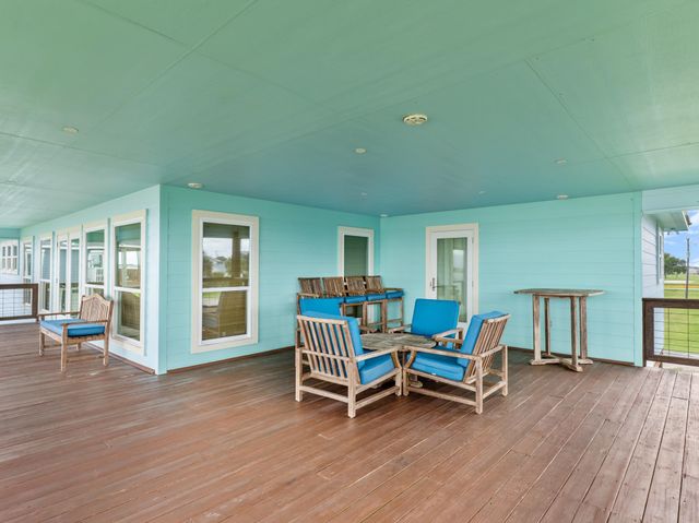 1730 W Bayshore Drive, Palacios, TX 77465