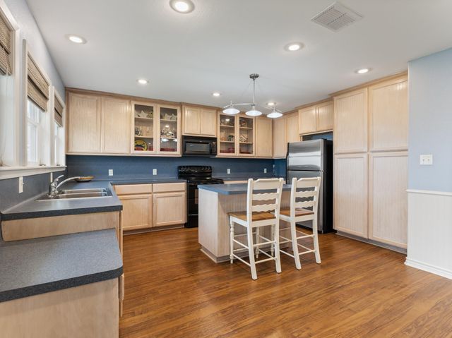 1730 W Bayshore Drive, Palacios, TX 77465