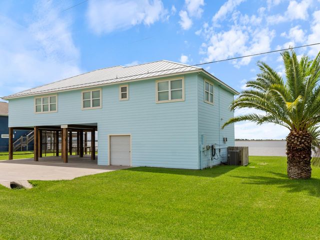 1730 W Bayshore Drive, Palacios, TX 77465