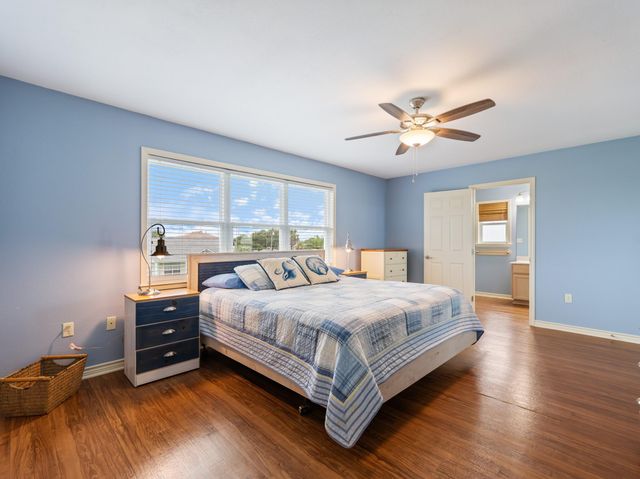 1730 W Bayshore Drive, Palacios, TX 77465