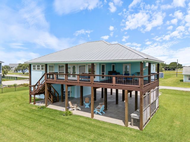 1730 W Bayshore Drive, Palacios, TX 77465