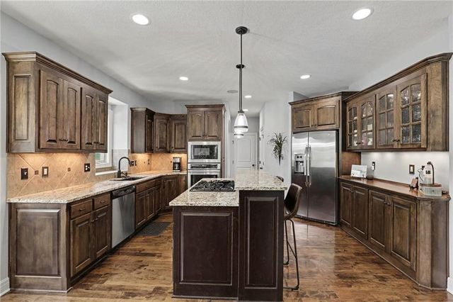3412 SW Lois Lane, Lee's Summit, MO 64082