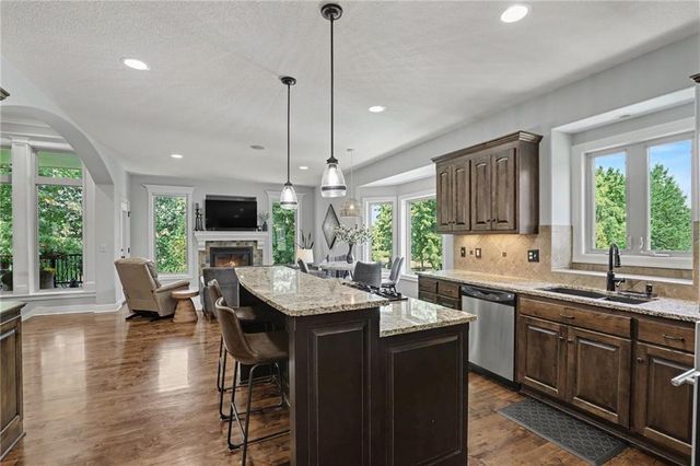 3412 SW Lois Lane, Lee's Summit, MO 64082