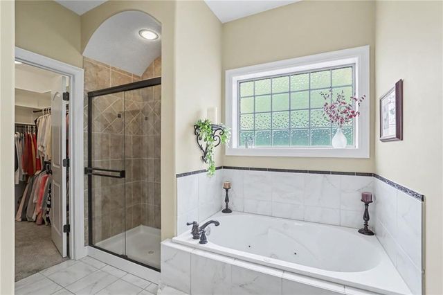 3412 SW Lois Lane, Lee's Summit, MO 64082