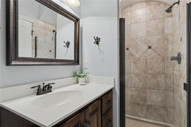 3412 SW Lois Lane, Lee's Summit, MO 64082