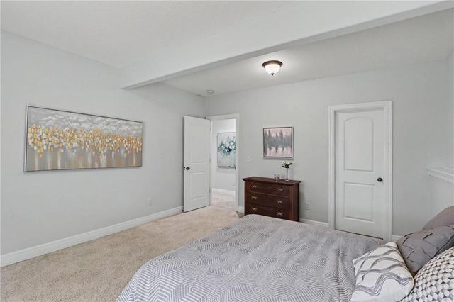 3412 SW Lois Lane, Lee's Summit, MO 64082