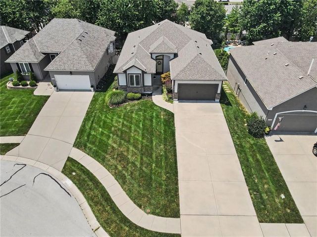 3412 SW Lois Lane, Lee's Summit, MO 64082
